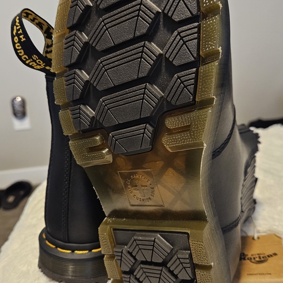 Dr. Martens 2976 Black Fur-Lined Chelsea Boots - Picture 3 of 4